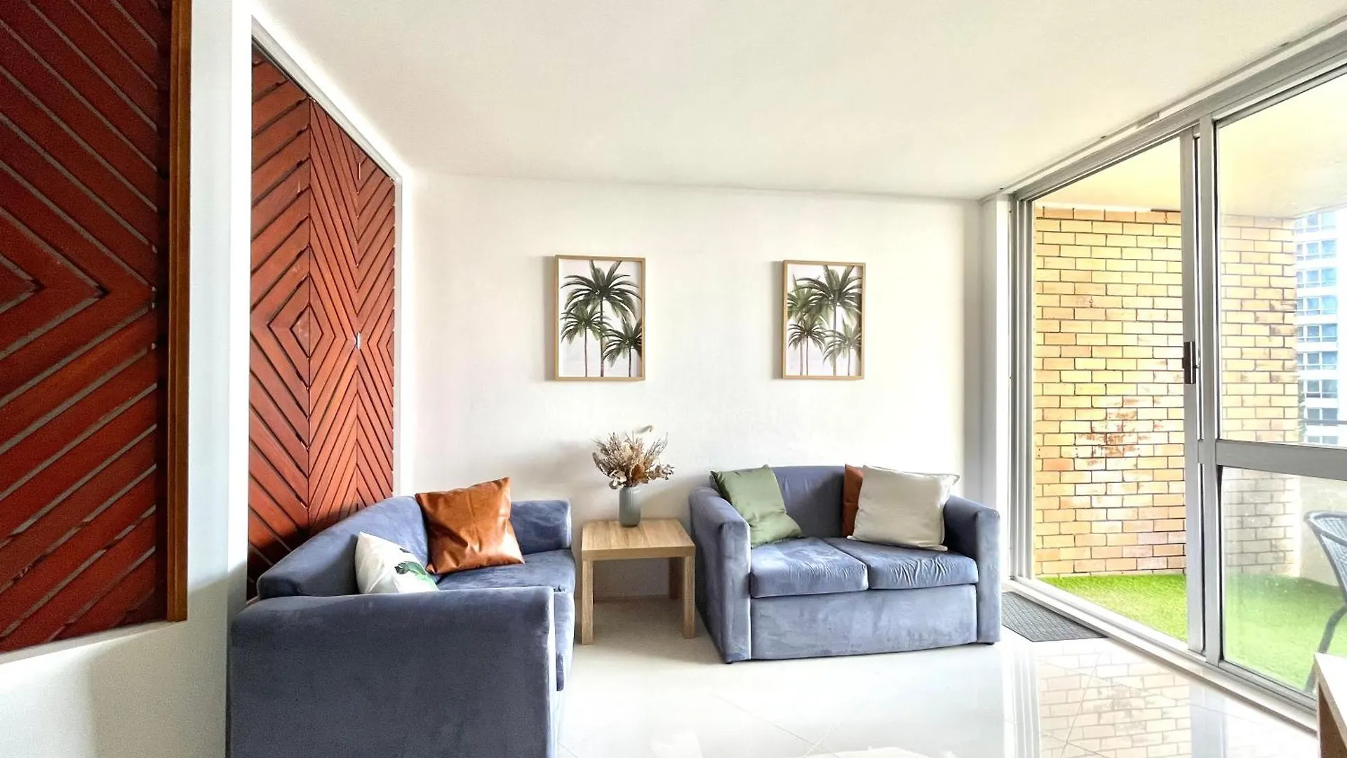 Surfers Beachfront Family Retreat غولد كوست