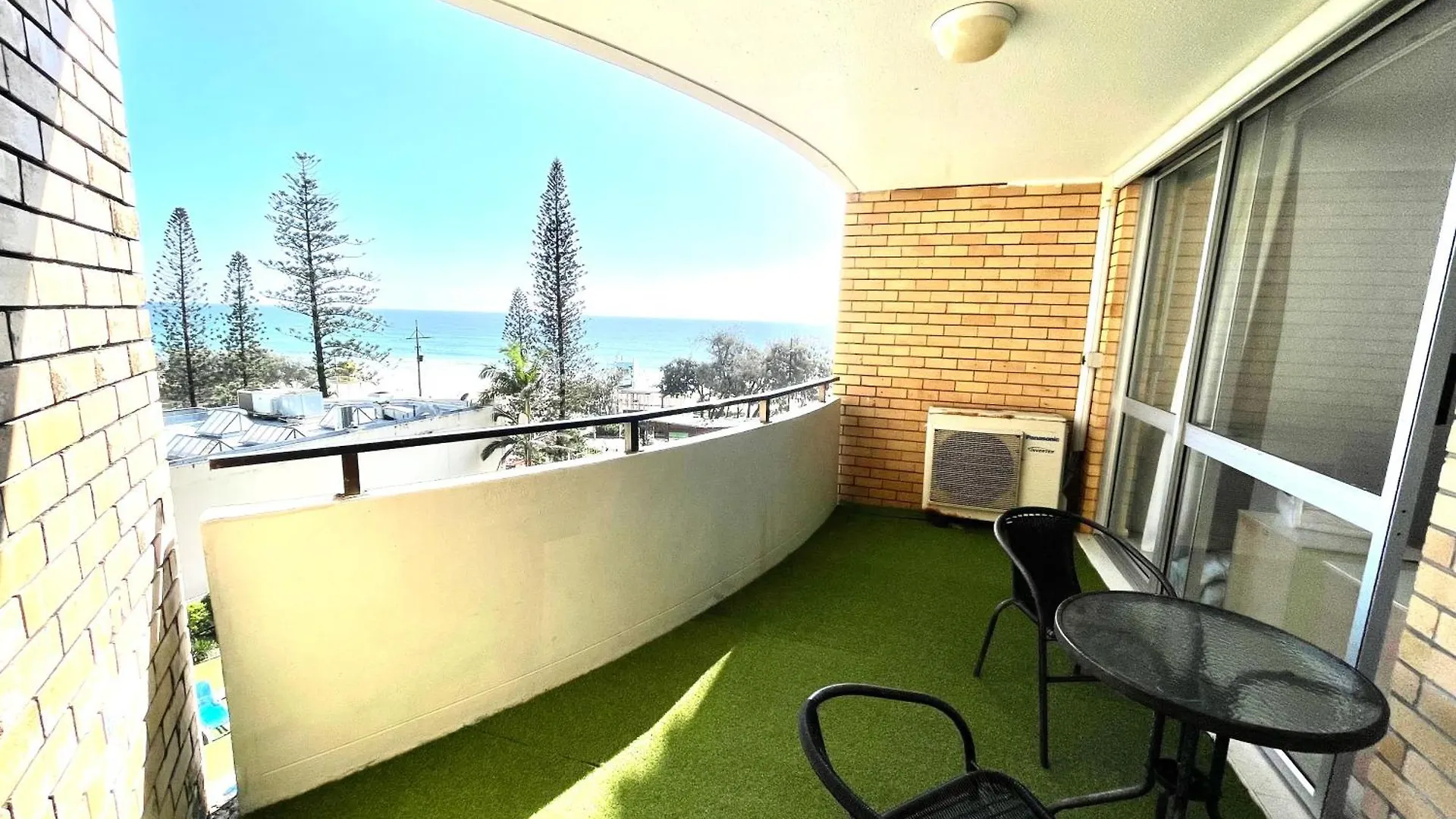 Apartment Surfers Beachfront Family Retreat Gold Coast